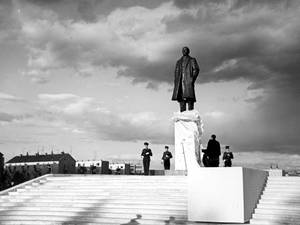 A Lenin-szobortl a cmerhzig