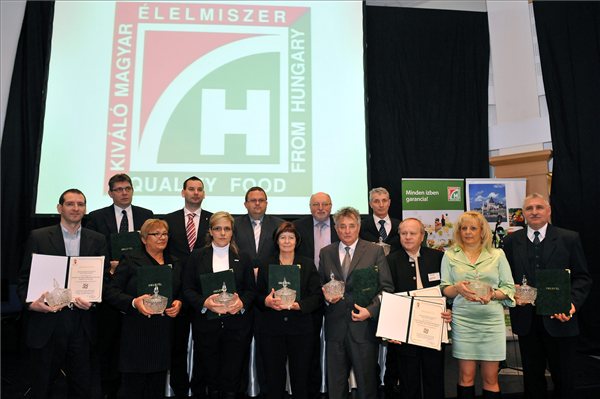 kme dijazottak