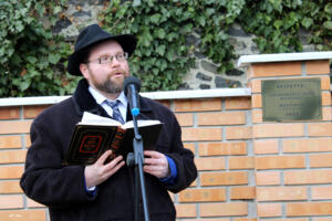 Új kerítésszakasz a zsidó temetőnél
