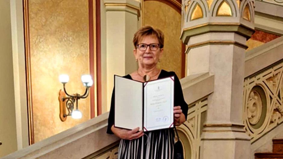 Mra Ferenc-djban rszeslt Bres Katalin trtnsz, fmuzeolgus