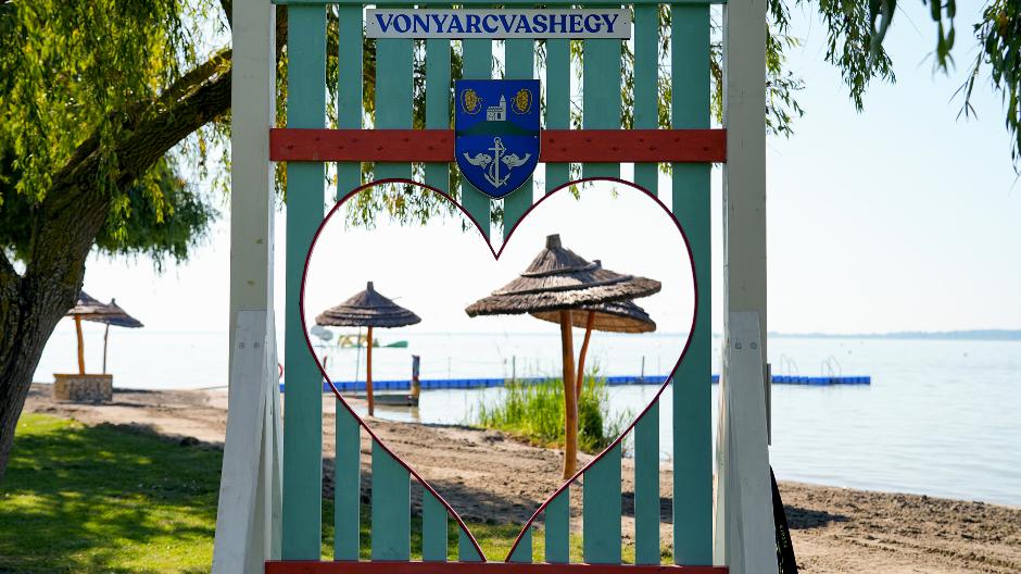 Djnyertes strand, megjult kpolna