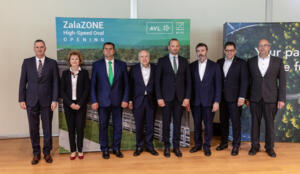 Átadták a ZalaZONE nagy sebességű oválpályáját Zalaegerszegen Átadták a ZalaZONE nagy sebességű oválpályáját Zalaegerszegen