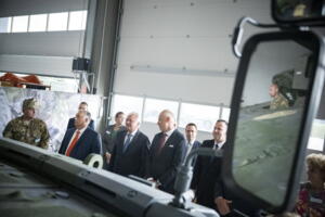 Orbán Viktor adta át ünnepélyesen a páncélozott harcjárműgyárat