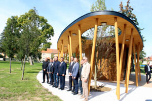 Organikus pavilon szezonlis kvzval