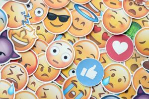 2025 emojitrendjei: fásultság, környezettudatosság és mesterséges intelligencia 2025 emojitrendjei: fásultság, környezettudatosság és mesterséges intelligencia