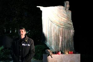 Fischer Györgyre emlékeztek az Országépítő szobornál
