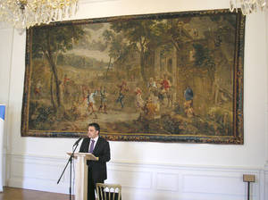 Teniers-falikárpit ajándékba