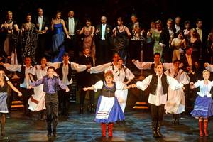 Operett Estek a budapesti Operettsznhz sztrjaival