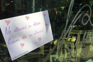 Ragasszuk tele Zalaegerszeget kedves zenetekkel!